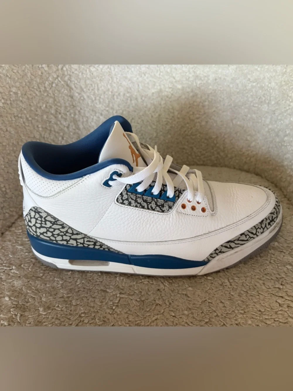 Jordan Air Jordan 3 “Wizzards” Retro White Metallic Copper. Like New with Box!